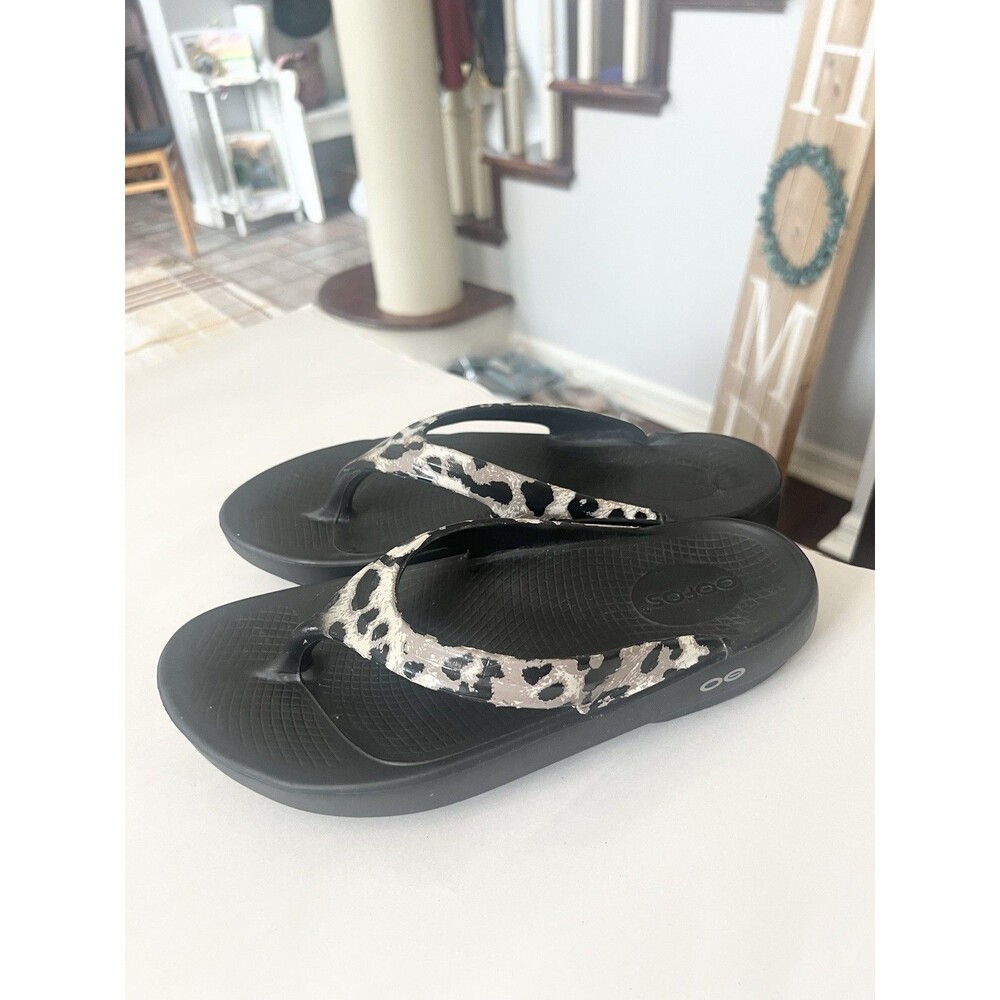 OOFOS Oolala Limited Cheetah Leopard Recovery Sandal Slippers Size US W 7